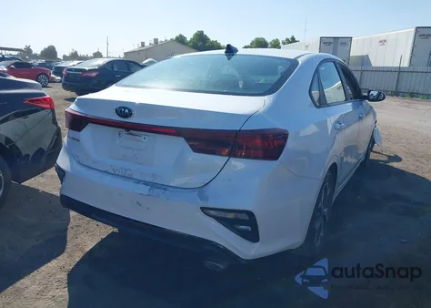 2021 Kia Forte Fe/Lxs z USA, uszkodzony, nr VIN 3KPF24AD0ME369385